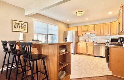 West End House | Charming Retreat - 5 minutes from All Star Village!