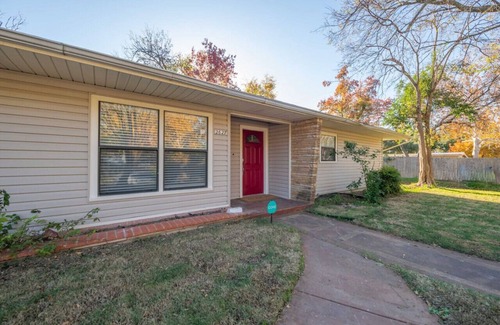 Temple House | Charming Retreat in Temple