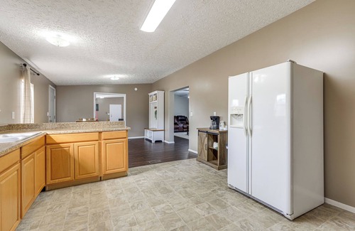 Rupert House | Charming Retreat w/Games & Yard in Oglethorpe!