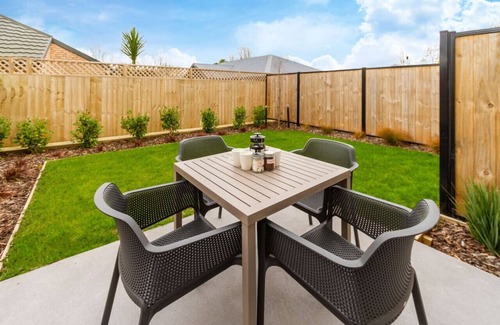 Upper Riccarton House | Charming Riccarton Abode 2Bed w/Garage