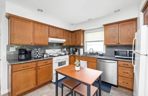 Indianapolis House | Charming Riverfront 2-bedroom house minutes from Broad Ripple