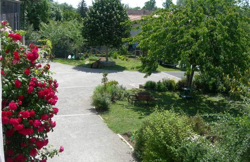 Damvix Cottage | Charming Riverside House with Canoes, Garden, and Nearby Market in Marais Poitevin