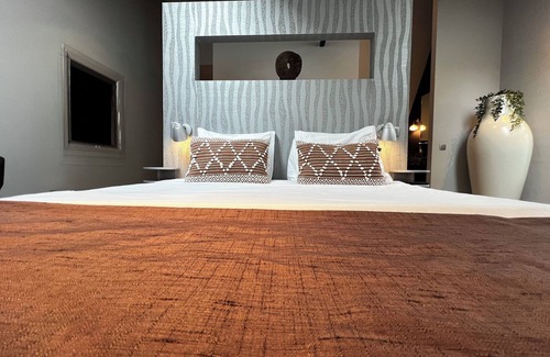 Oss House | Charming room just minutes from Oss’s cultural gems and train station, parking, WiFi, heated floors