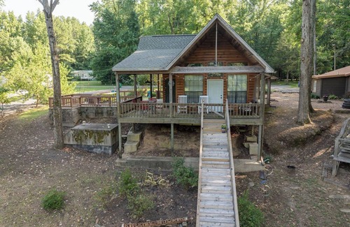 Heber Springs Cabin | Charming & Rustic Cabin on the Little Red River!