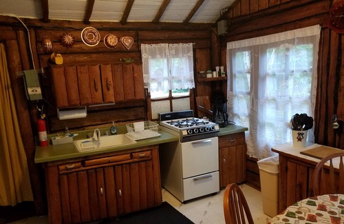 Paradise Cabin | Charming rustic cottage on the shores of Lake Superior