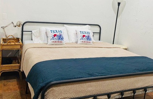 Nocona Other | Charming|RusticCabin@Farm+pet friendly+affordable