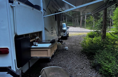 Woods Bay House | Charming RV with 2 bedrooms and WiFi, AC in peaceful Bigfork