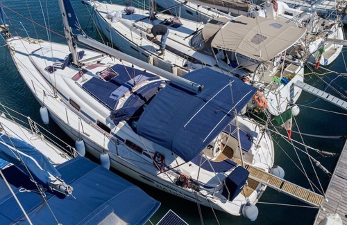 Bari City Centre Boat Rental | Charming sailing boat in the city center