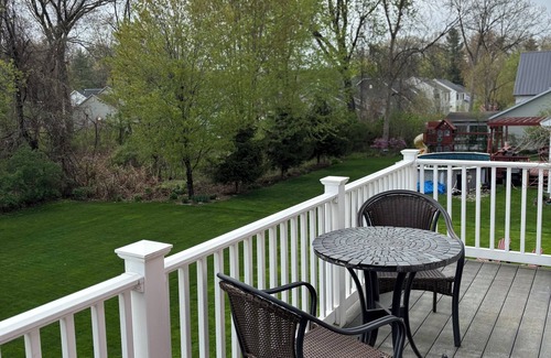 Saratoga Springs Apartment | Charming Saratoga studio '09: walk to track, SPAC, downtown! Private entry/deck.