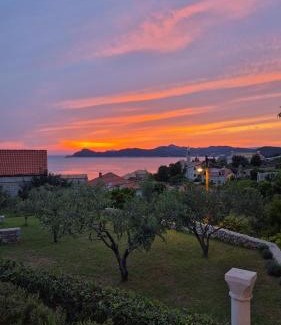 Lopud Island House | Charming Sea View "Villa Divine" - 2min from the sea
