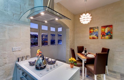 Kalkara Apartment | Charming Seafront House In Kalkara