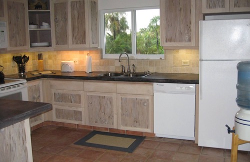 Double Bay Cottage | Charming, secluded, beachfront cottage