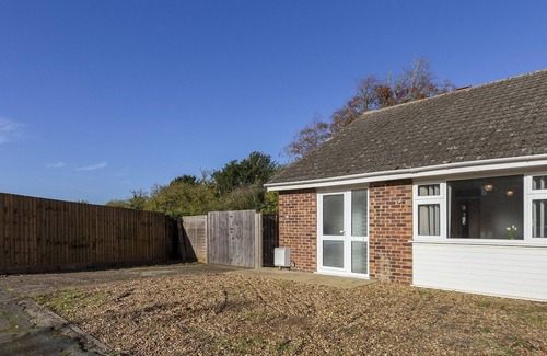 Arbury House | Charming Semi-attached bungalow with free parking | Pass the Keys