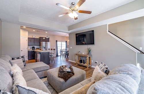 Shepherdsville House | Charming Shepherdsville Cozy Home with Lakeside views