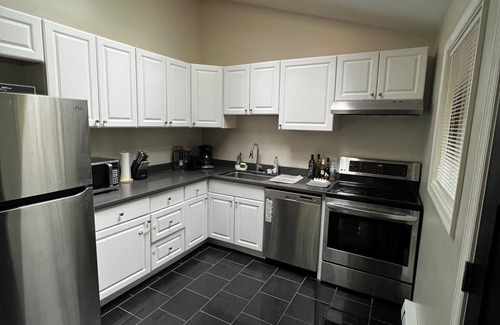 Hawley House | Charming short-term rental for a getaway in Hamlock Farms, PA.