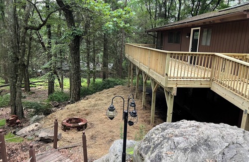 Hawley House | Charming short-term rental for a getaway in Hamlock Farms, PA.