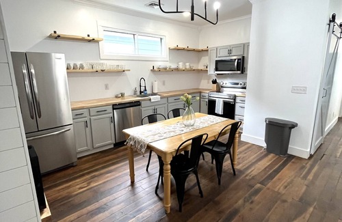 Madison House | Charming shotgun in the heart of downtown Madison