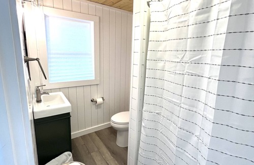 Madison House | Charming shotgun in the heart of downtown Madison