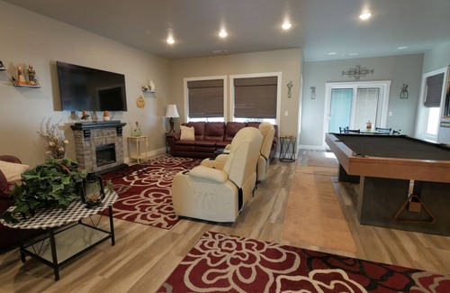 Plain City House | Charming single-level home with Garage | 2 Bed, 2 Bath