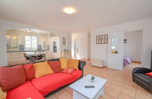 Draguignan House | Charming single-storey house, quiet, air-conditioned with swimming pool