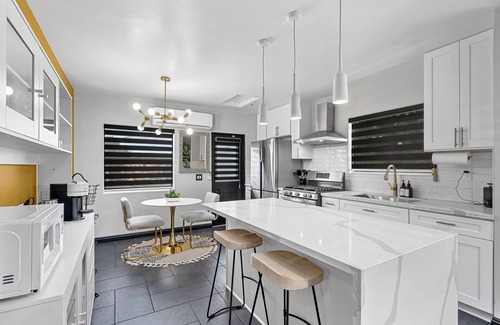 National City House | Charming Smart 2-bedroom house with Hottub, WiFi & EV Charger in sunny San Diego