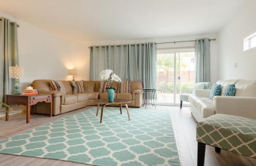 Sonoma House | Charming Sonoma Cottage 2BD and 2BA Close to Plaza
