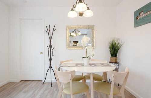 Sonoma House | Charming Sonoma Cottage 2BD and 2BA Close to Plaza
