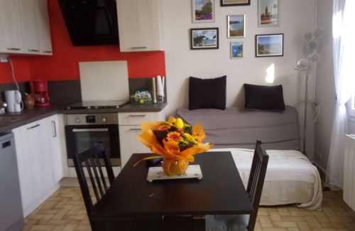 Les Cites House | Charming south facing house completely renovated with garden