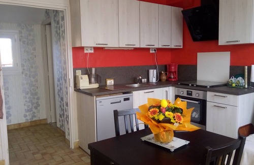 Les Cites House | Charming south facing house completely renovated with garden