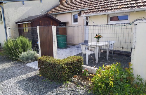 Les Cites House | Charming south facing house completely renovated with garden