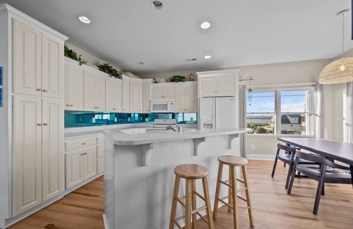 North Topsail Beach House | Charming & Spacious Home – Ocean Views, Family-Friendly, and Steps to the Beach