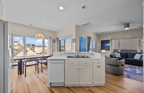 North Topsail Beach House | Charming & Spacious Home – Ocean Views, Family-Friendly, and Steps to the Beach