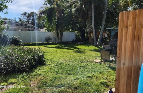 Laurel House | Charming, Spacious 2 Bedroom Home located on a "No through" Rd, 1.7M to Beach.