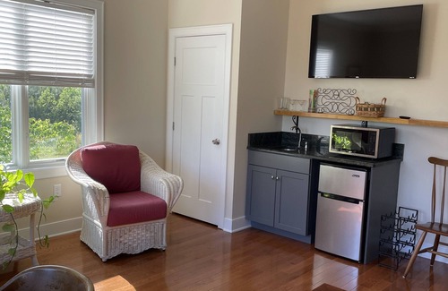 White Stone Cottage | Charming Spacious Cottage, private, water views, close to amenities