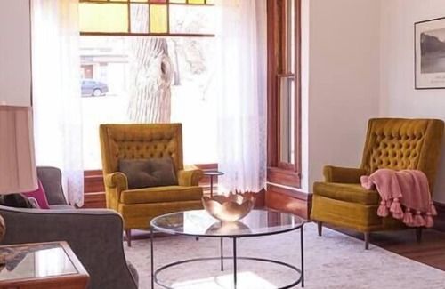 Des Moines House | Charming Spacious Victorian Home Close to Downtown