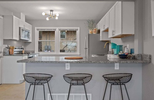 St. Paul House | Charming St. Paul 4 Bedroom Home