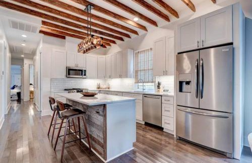 Saint Thomas Development House | Charming Stay In Lower Garden District