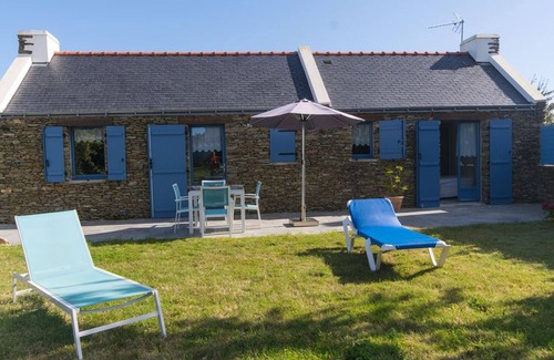Le Palais House | Charming Stone House, Near Coastal Paths and Beaches