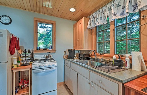 Stonington Apartment | Charming Stonington Studio w/Ocean Views!