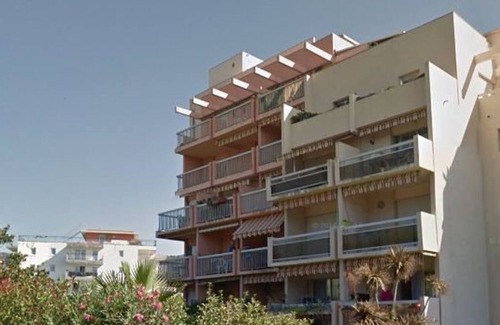 Le Lavandou Apartment | Charming Studio with Sea View, Terrace & Parking, Steps from Shops & Beach in Le Lavandou