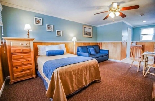 Block Island Apartment | Charming Studio in Island Manor Resort