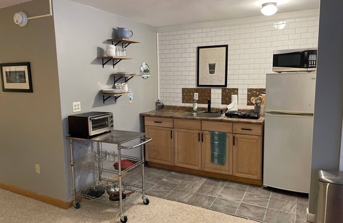 South Burlington Apartment | Charming studio in South Burlington with WiFi