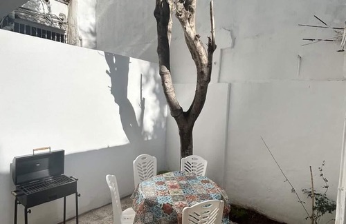 Kheredine Apartment | Charming studio 1 minute from the beach