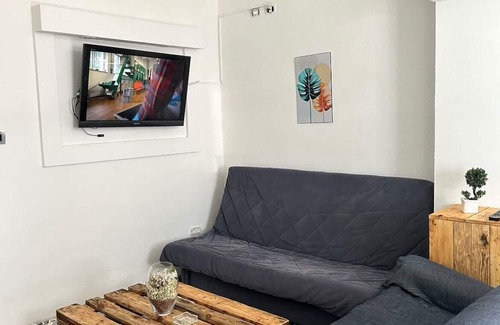 Kheredine Apartment | Charming studio 1 minute from the beach