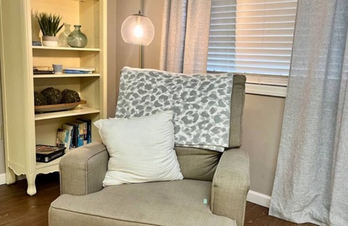 Lexington Apartment | Charming Studio Apartment
