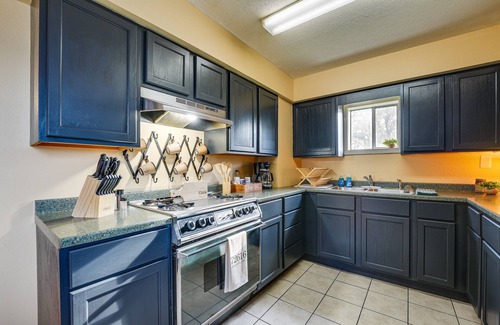 Berryville Apartment | Charming Studio Home 12 Mi to Eureka Springs!
