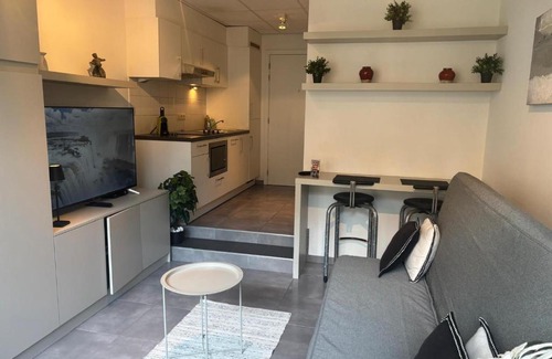 Ilot Sacre Apartment | Charming Studio in Central Brussels - Walk Everywhere!
