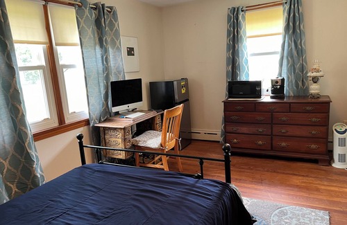 Melrose Other | Charming Studio in CT River Valley - WiFi, Crystal Lake, Farms and Scenic Views
