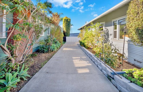 North Park Apartment | Charming Studio in Prime Location - The Balboa Bungalow