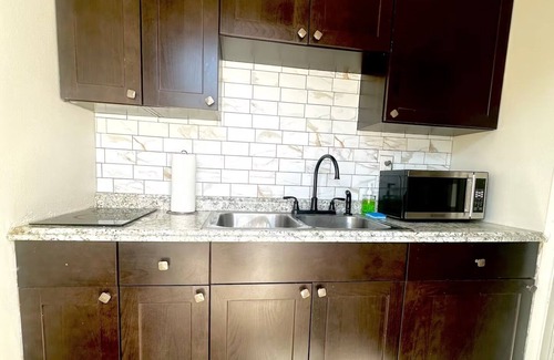 Carrollwood Apartment | Charming studio in Tampa with AC Cozy Tampa Hideaway Near Airport Peaceful Stay